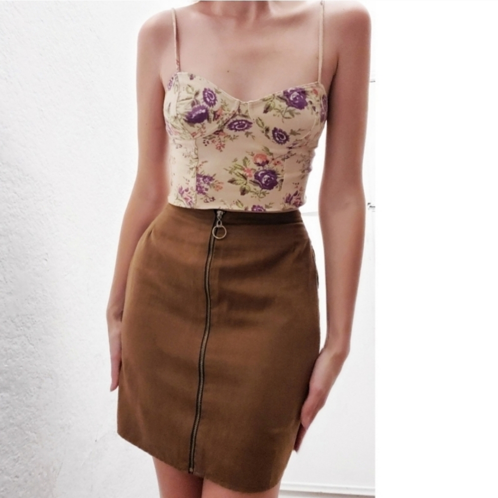 💙𝟻/$𝟸𝟻💙 Cute sued mini skirt